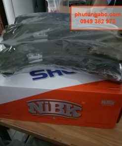 bố sau fortuner 2004